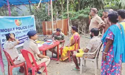 Cops bring docu replacement to residents through mobile camps Cops bring docu replacement to residents through mobile camps