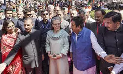 Sonia Gandhi unveils statue of ex-Himachal CM Virbhadra Singh in Shimla