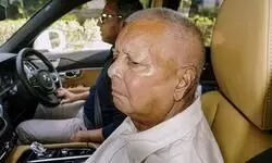 Lalu gives away RJD tickets; stops after Tejashwis intervention