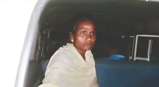 B’deshi woman reunited with family after residing for nearly 10 yrs in India B’deshi woman reunited with family after residing for nearly 10 yrs in India