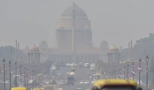 Delhi’s air quality very poor, five stations record AQI above 300 Delhi’s air quality very poor, five stations record AQI above 300