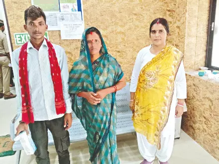 WB: Ham radio enthusiasts help Nepali woman return to homeland WB: Ham radio enthusiasts help Nepali woman return to homeland