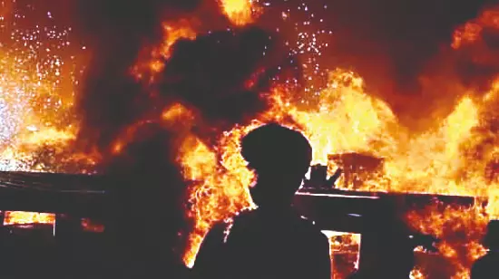 Devastating fire engulfs three plastic warehouses in Kaliachak Devastating fire engulfs three plastic warehouses in Kaliachak