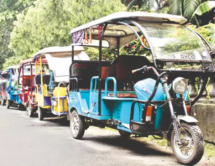 North Dinajpur dist launches drive to register 30,000 unauthorised totos for safer transport North Dinajpur dist launches drive to register 30,000 unauthorised totos for safer transport