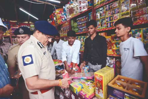 Around 5,000 cops to be deployed across city for Kali Puja & Diwali Around 5,000 cops to be deployed across city for Kali Puja & Diwali