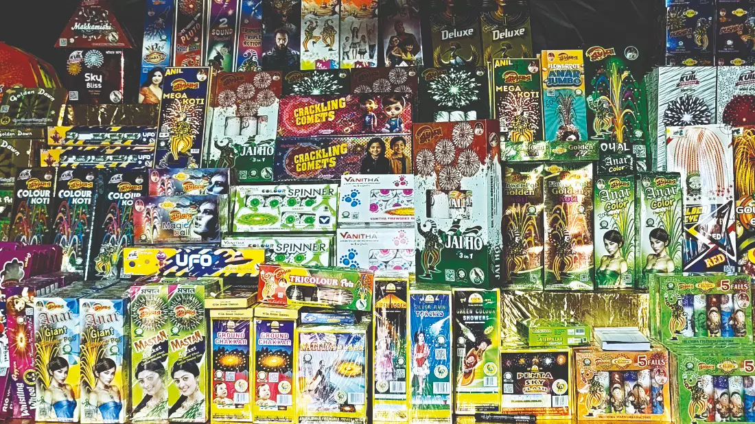 New trend: War-themed firecrackers illuminate Kolkata’s ‘Bazi Bazaars’ New trend: War-themed firecrackers illuminate Kolkata’s ‘Bazi Bazaars’