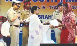 Mamata clarifies ‘outsider’ remark, says statement ‘twisted’