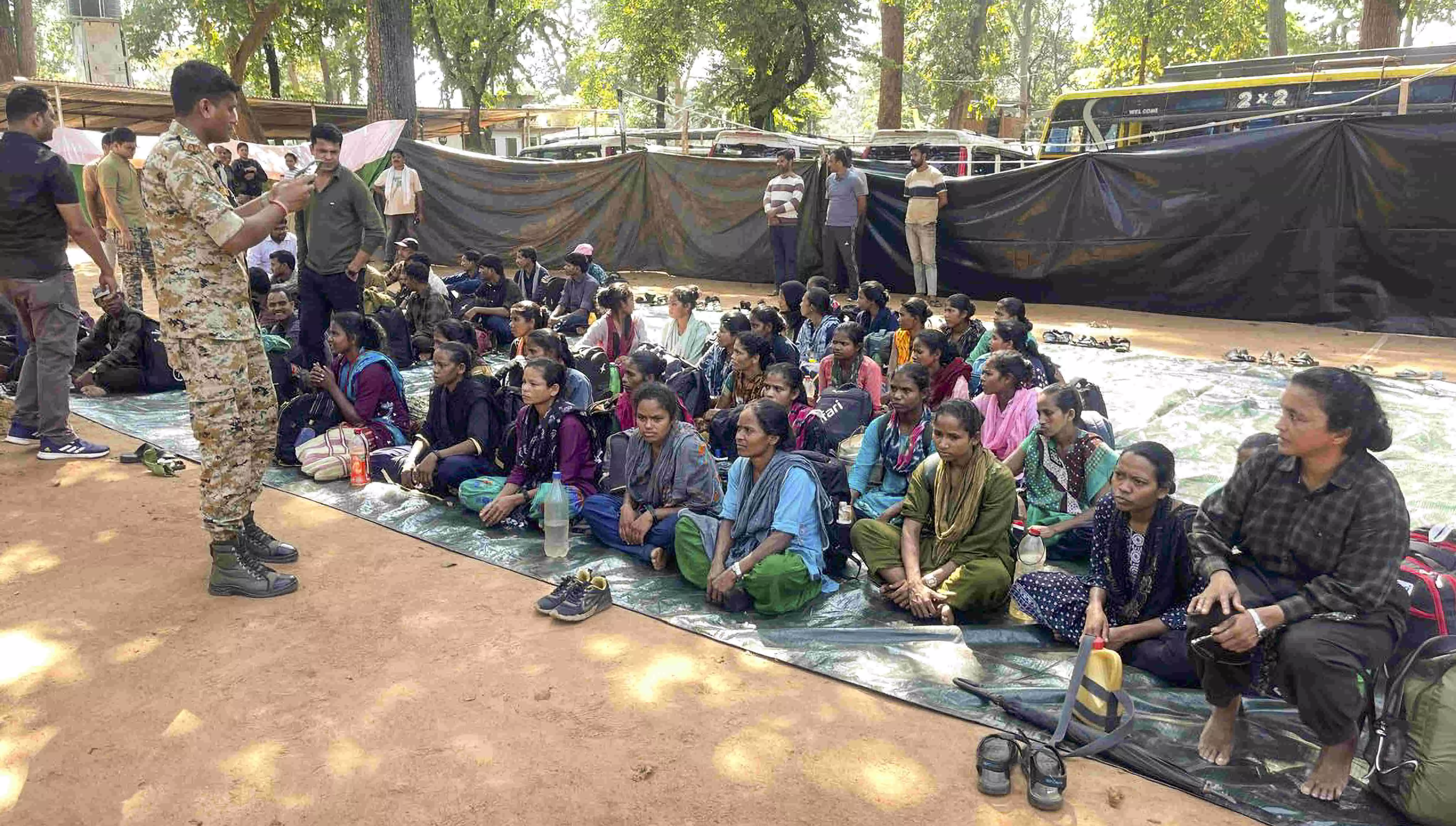 210 Naxalites surrender with 153 weapons in Dandakaranya; North Bastar declared free from red terror 210 Naxalites surrender with 153 weapons in Dandakaranya; North Bastar declared free from red terror