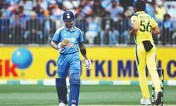 Australia cruise to 7-wicket win as Kohli, Rohit falter on ODI return