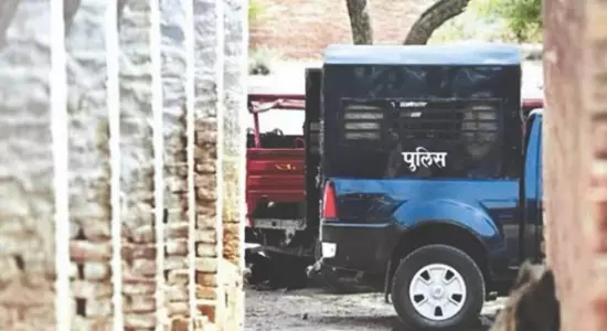Father, son killed in motorcycle crash on Yamuna e-way Father, son killed in motorcycle crash on Yamuna e-way