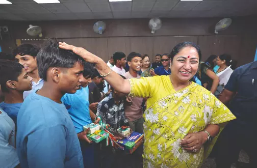 CM celebrates Diwali with children at DMRC home CM celebrates Diwali with children at DMRC home