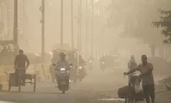 Delhi wakes up to toxic air on Diwali morning; overall AQI very poor Delhi wakes up to toxic air on Diwali morning; overall AQI very poor