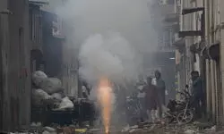 Day after Diwali, Delhi gasps for air amid toxic haze Day after Diwali, Delhi gasps for air amid toxic haze