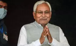 Tejashwi questions Nitishs health after he garlands female candidate at poll rally