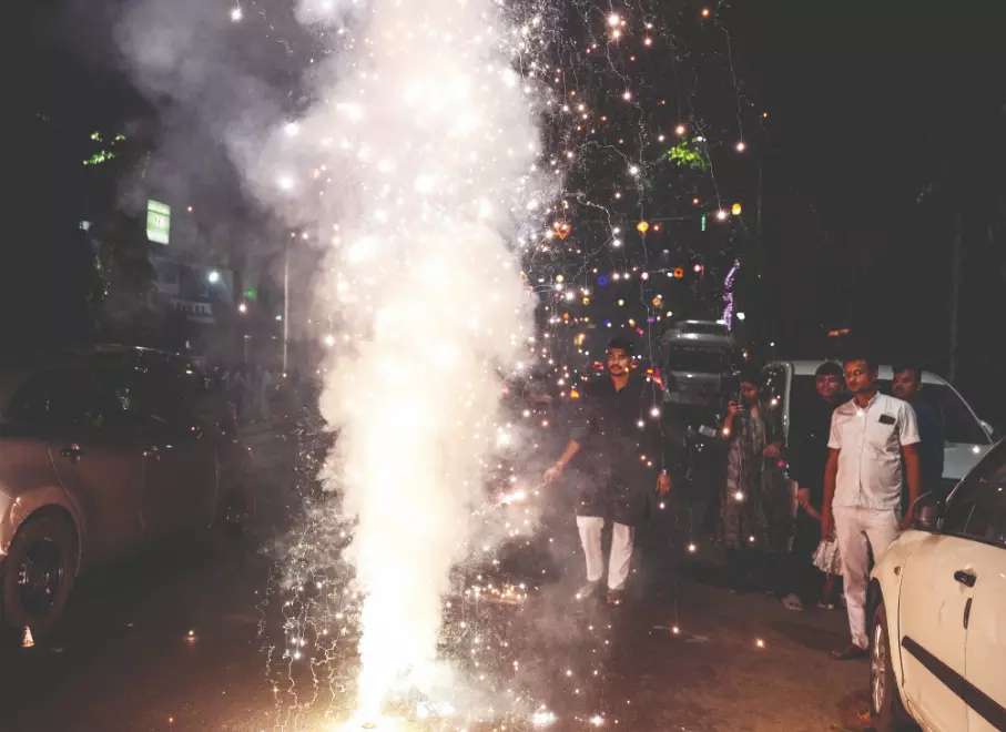 City’s air quality deteriorates, noise levels spike on Kali Puja night City’s air quality deteriorates, noise levels spike on Kali Puja night