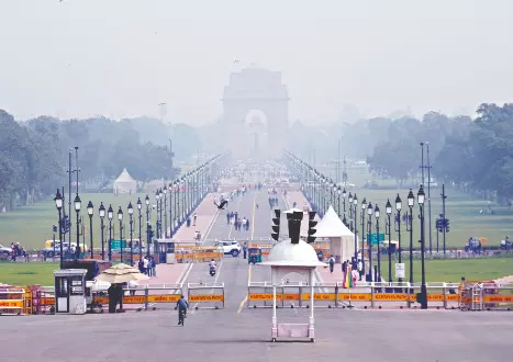 Smog chokes Capital: Political fire sparks