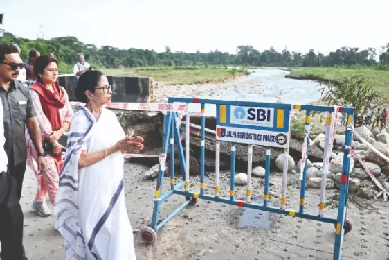 ‘Centre gives crores to Maha, K’taka, ignores North Bengal flood victims’ ‘Centre gives crores to Maha, K’taka, ignores North Bengal flood victims’
