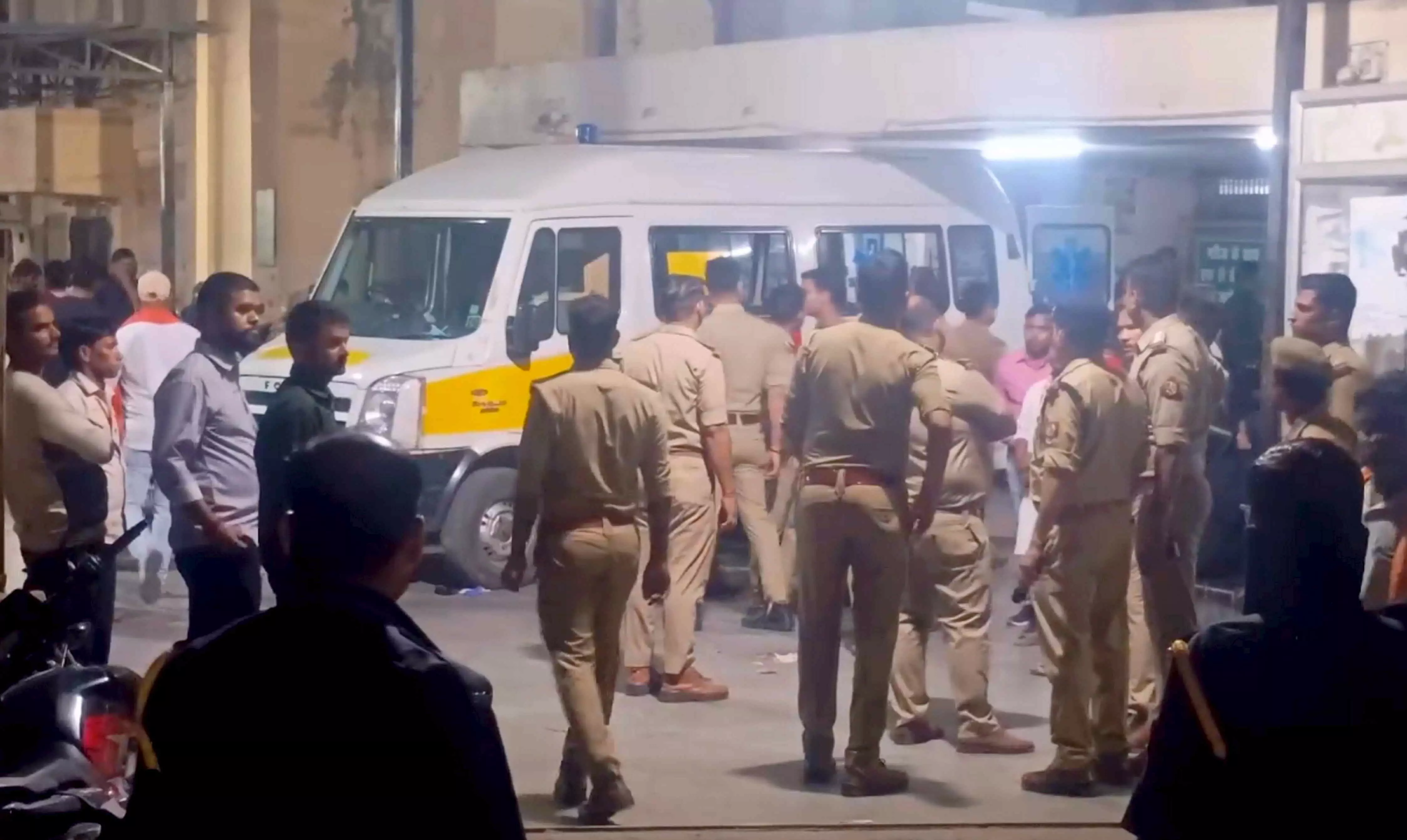 Speeding car runs over pedestrians in Agra; 5 killed, 2 injured Speeding car runs over pedestrians in Agra; 5 killed, 2 injured