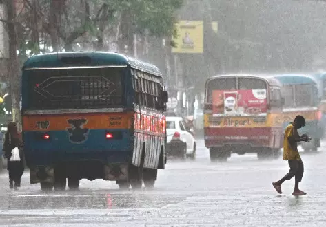 Cyclone ‘Montha’ to bring rain to S Bengal during Jagadhhatri Puja Cyclone ‘Montha’ to bring rain to S Bengal during Jagadhhatri Puja