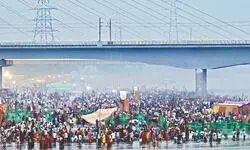 Chhath Puja celebrations begin with fervour, tight security, & traffic curbs Chhath Puja celebrations begin with fervour, tight security, & traffic curbs