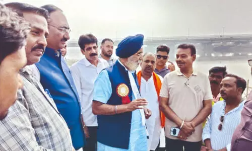 Mayor Singh inspects Chhath preps at Geeta Colony