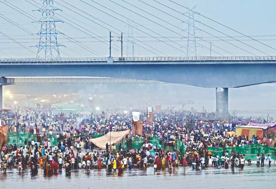 Chhath Puja celebrations begin with fervour, tight security, & traffic curbs Chhath Puja celebrations begin with fervour, tight security, & traffic curbs