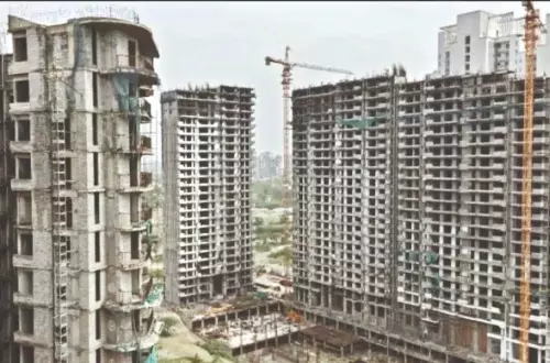 9,750 Noida homebuyers in limbo as 22 realtors default on ₹5,560 cr dues 9,750 Noida homebuyers in limbo as 22 realtors default on ₹5,560 cr dues