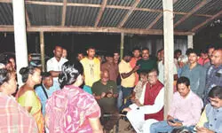 TMC leaders meet locals after 500 names vanish from voter list TMC leaders meet locals after 500 names vanish from voter list