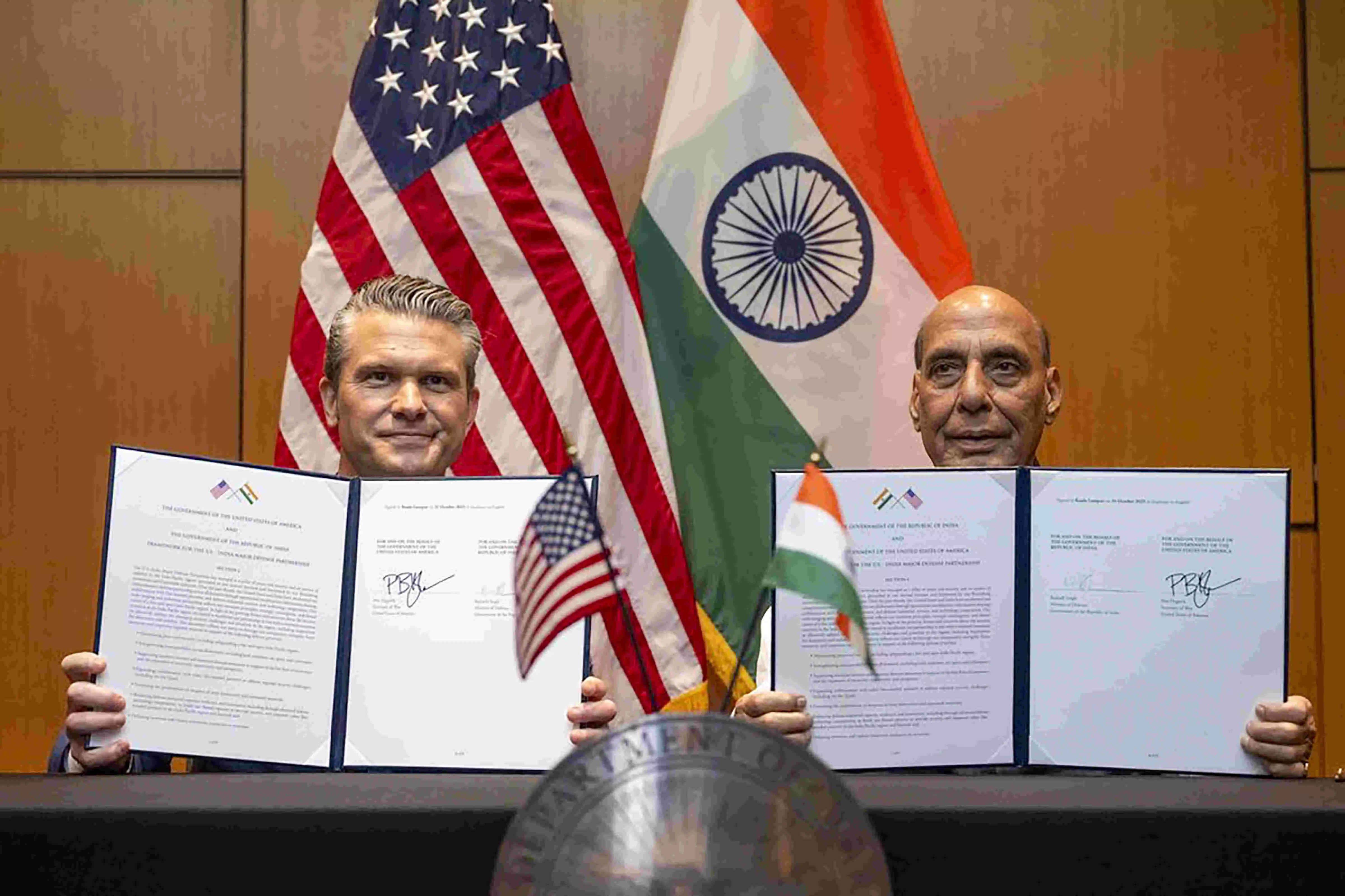 India, U.S. ink 10-year defence framework pact India, U.S. ink 10-year defence framework pact