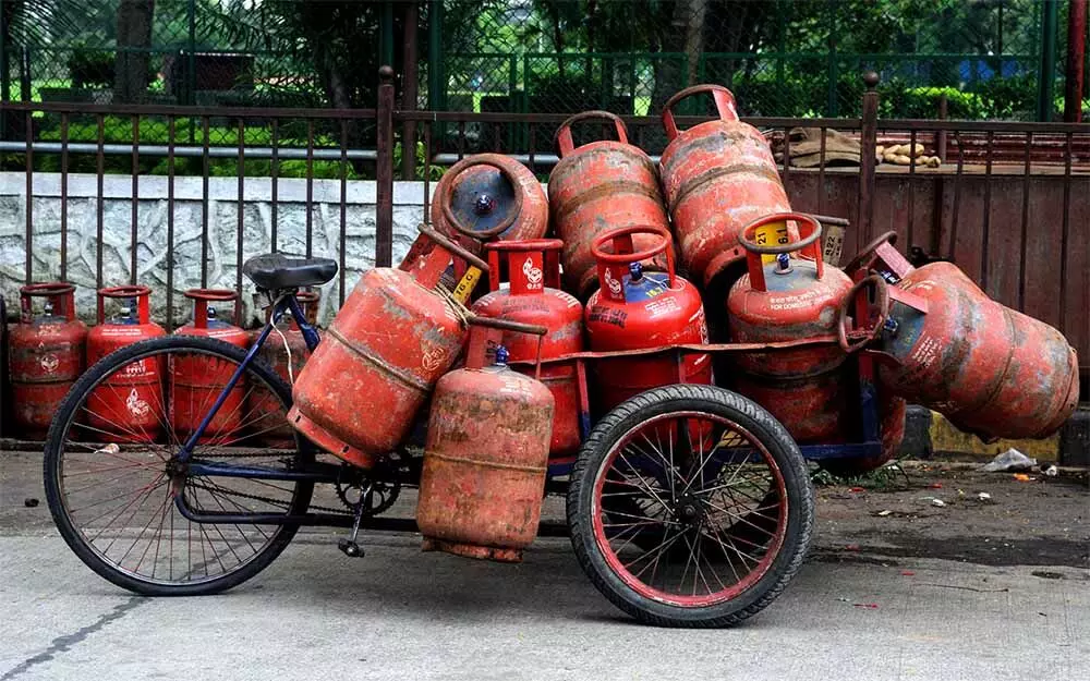 ATF price hiked by 1%, commercial LPG rates cut ATF price hiked by 1%, commercial LPG rates cut