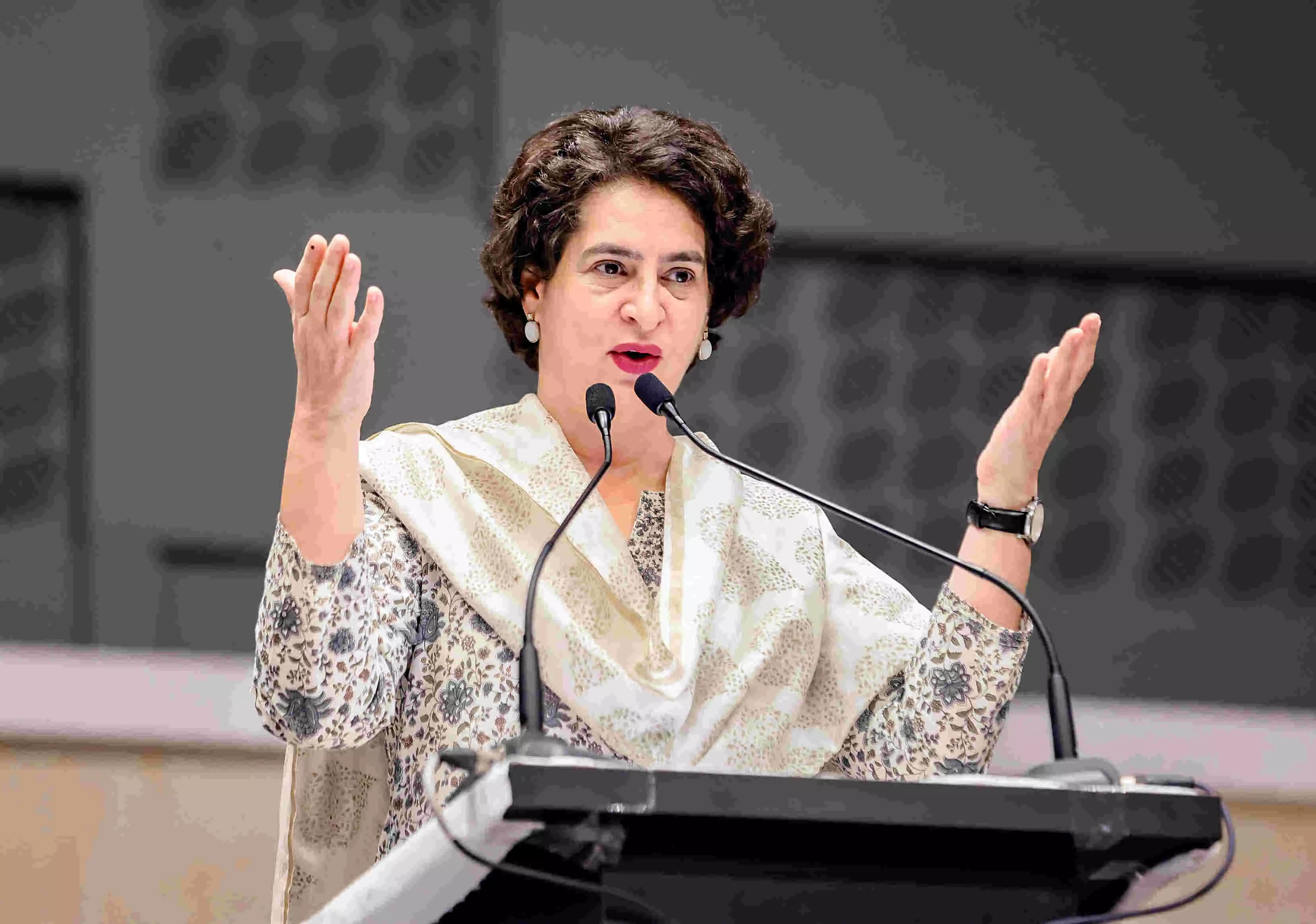 PM accuses Oppn of insulting country, Bihar; he should create Apamaan Mantralaya: Priyanka PM accuses Oppn of insulting country, Bihar; he should create Apamaan Mantralaya: Priyanka