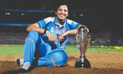 CAB to honour WC star Richa Ghosh with gold-plated bat & ball