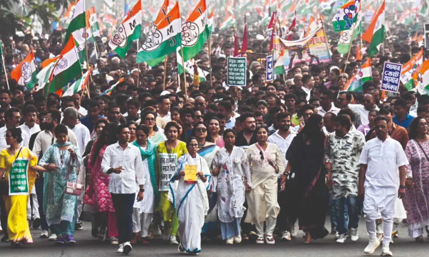 Mamata vows to fill her SIR form after every Bengal resident does