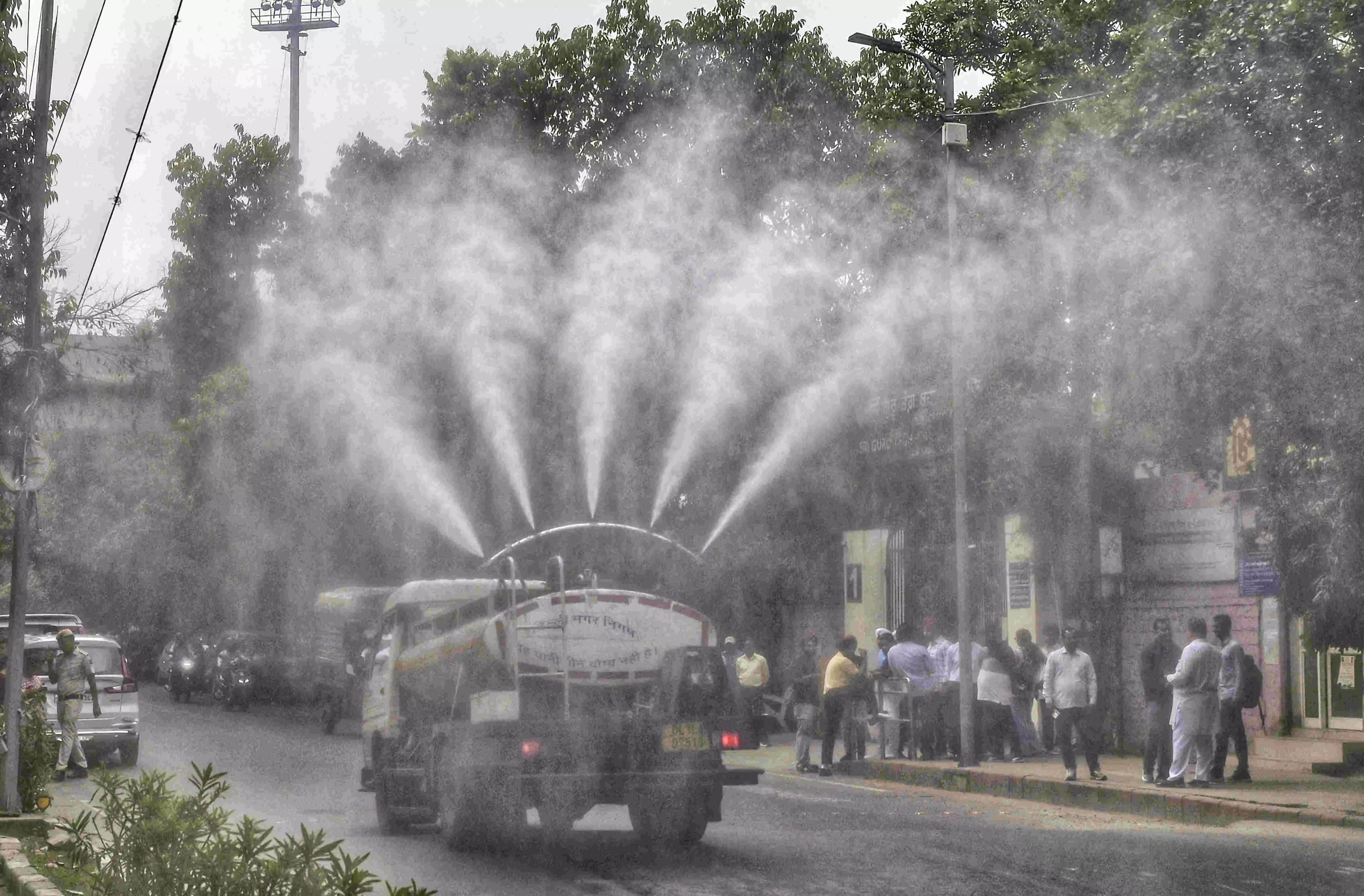 Delhis AQI at 278, likely to slip to very poor by evening Delhis AQI at 278, likely to slip to very poor by evening