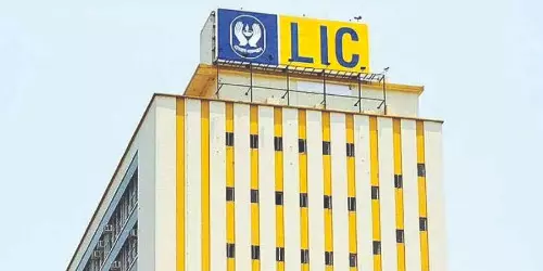 LIC Q2 profit rises 32% to Rs 10,053 cr LIC Q2 profit rises 32% to Rs 10,053 cr