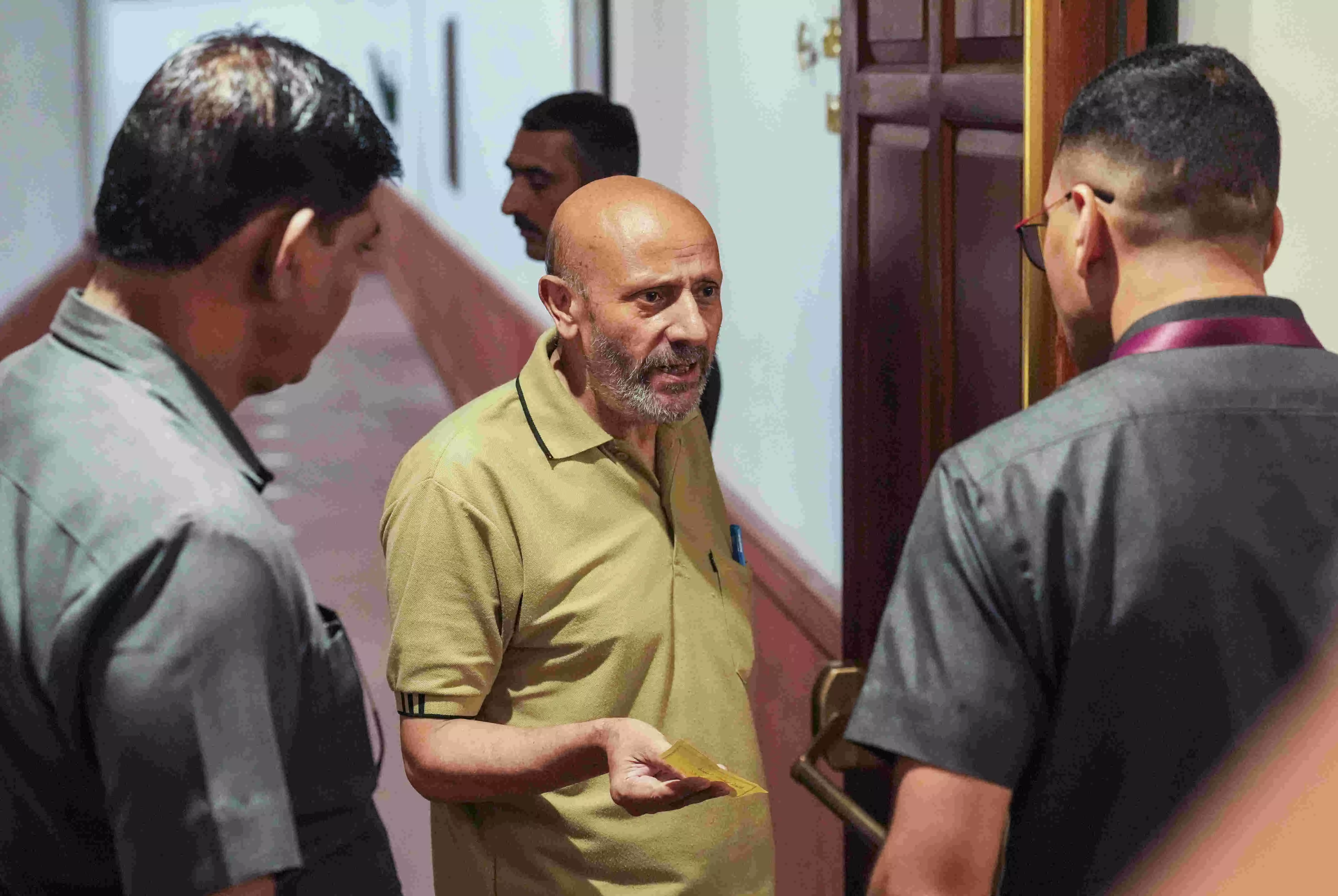 HC delivers split verdict on MP Abdul Rashids plea against order on travel expenses to attend Parl HC delivers split verdict on MP Abdul Rashids plea against order on travel expenses to attend Parl