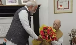 PM meets LK Advani to extend wishes on his b’day PM meets LK Advani to extend wishes on his b’day