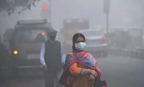 Delhi in Red Zone, air nears ‘severe’, AQI crosses 400 in many areas