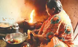 Delhi govt to extend benefits of Ujjwala Yojana to slum clusters