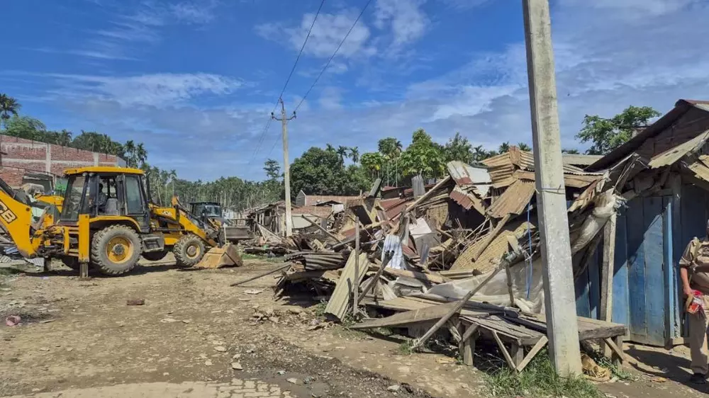 Assam govt carries out eviction drive to clear encroachment on 1,140 bigha forest land Assam govt carries out eviction drive to clear encroachment on 1,140 bigha forest land
