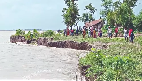 Erosion victims fear losing voting rights after Ganga swallows homes