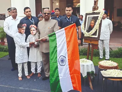 Governor leads ‘Vande Mataram’ march