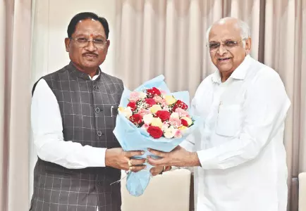Chhattisgarh Chief Minister calls on Gujarat counterpart in Gandhinagar