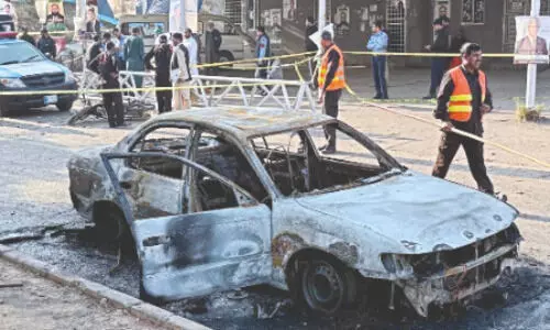 Suicide bomber claims 12 lives, injures 27 outside court in Pak’s Islamabad Suicide bomber claims 12 lives, injures 27 outside court in Pak’s Islamabad