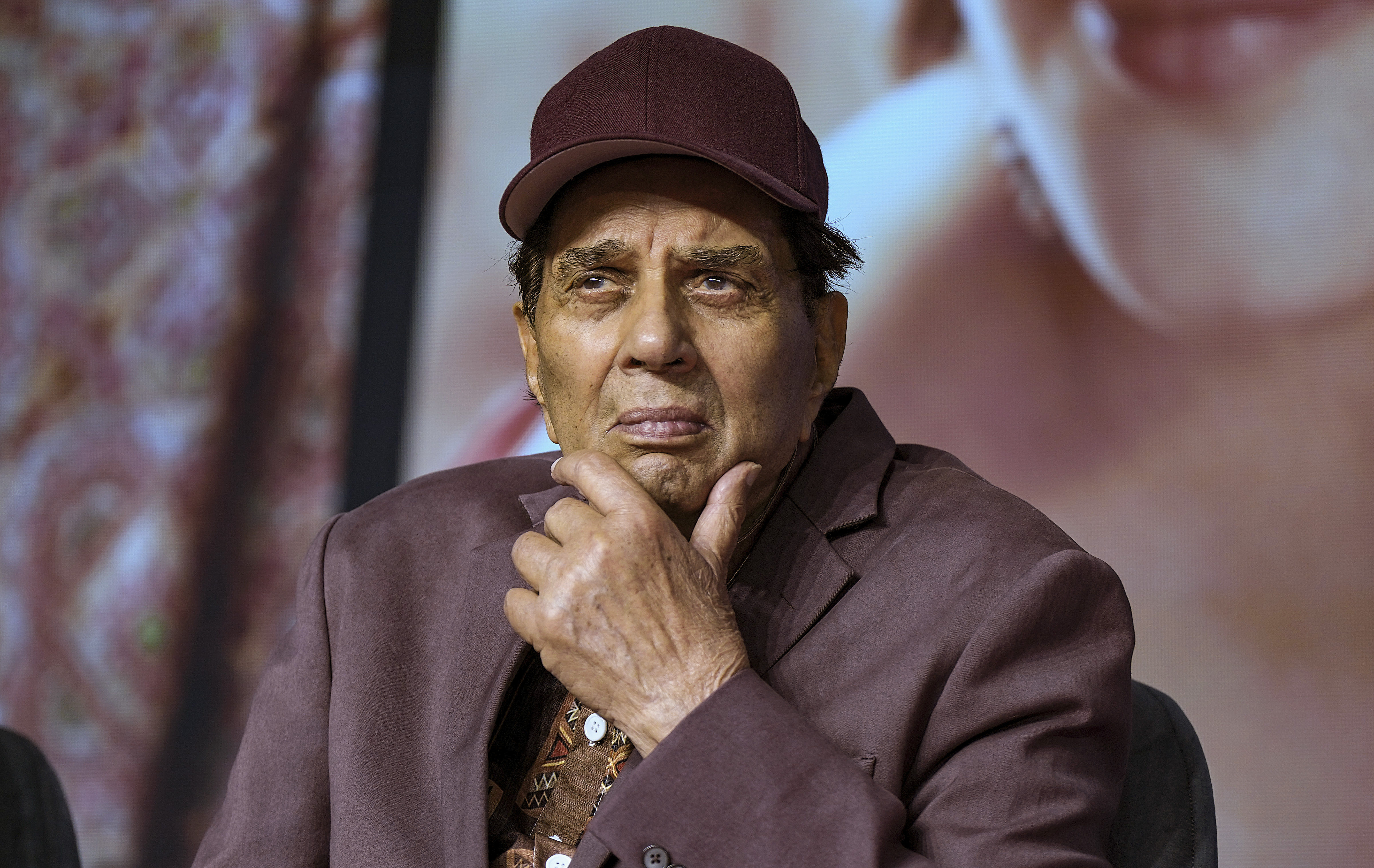 Dharmendra discharged from hospital, family opts for home treatment
