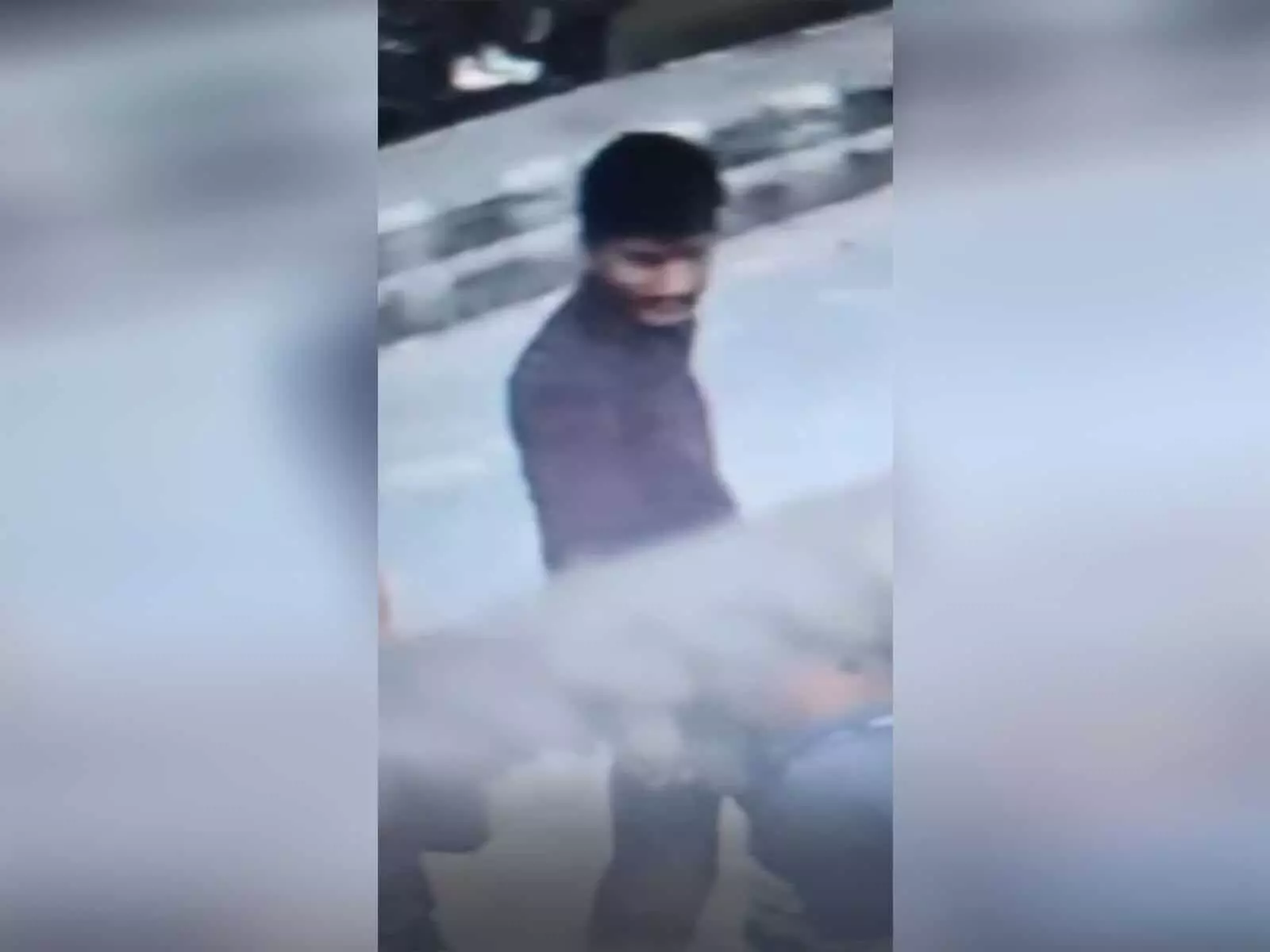 CCTV footage shows Red Fort blast suspect Umar entering Delhi, visiting mosque before explosion CCTV footage shows Red Fort blast suspect Umar entering Delhi, visiting mosque before explosion
