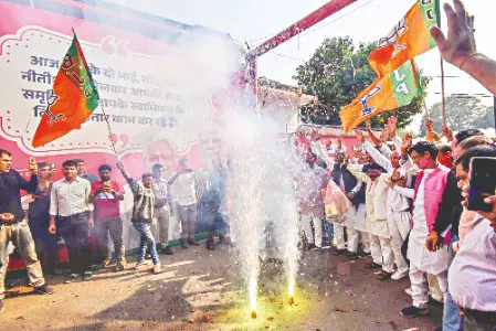 Firecrackers at NDA offices, silence in RJD Firecrackers at NDA offices, silence in RJD