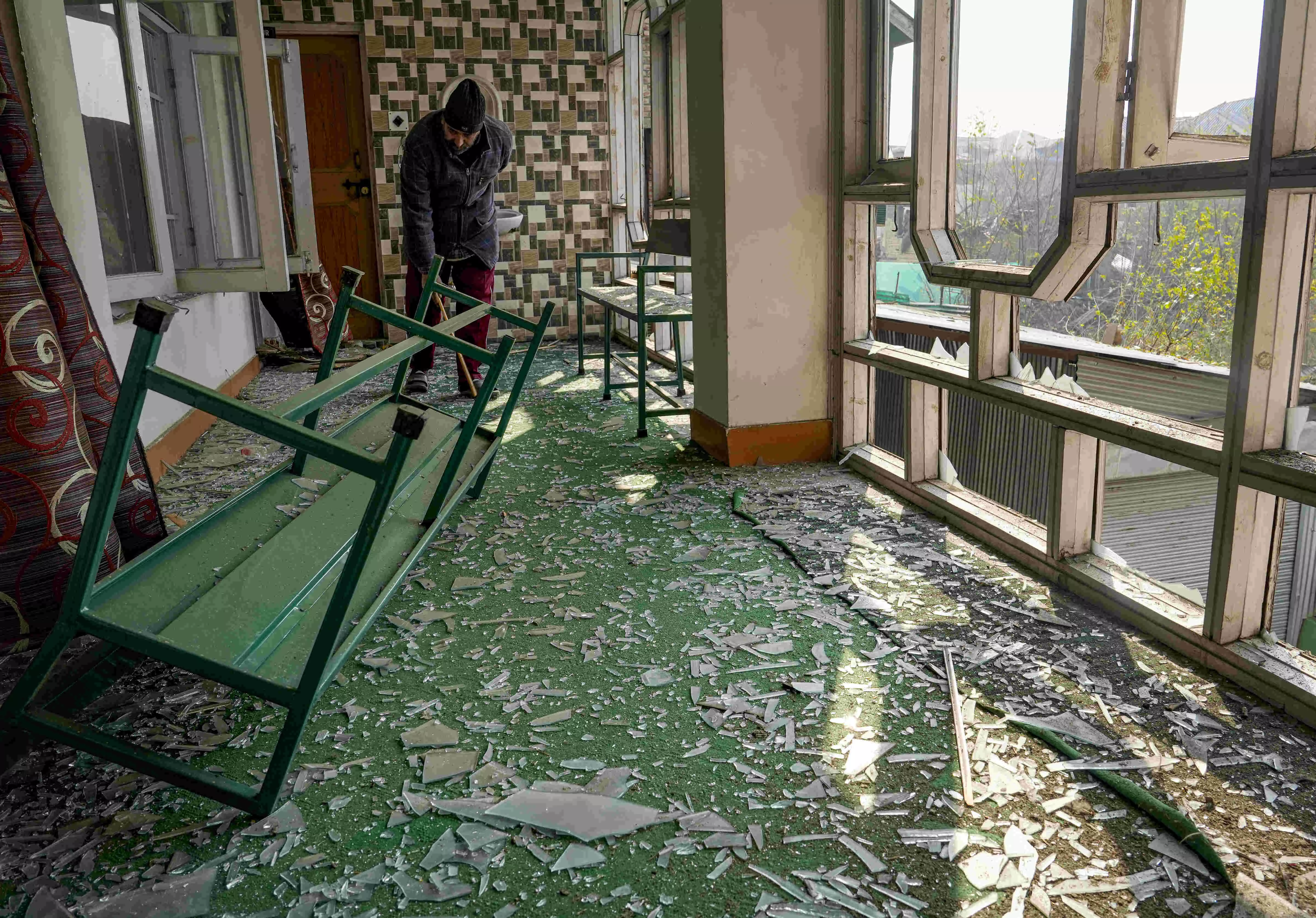 9 killed, 32 injured as explosives seized in terror module case detonate at JK police station 9 killed, 32 injured as explosives seized in terror module case detonate at JK police station