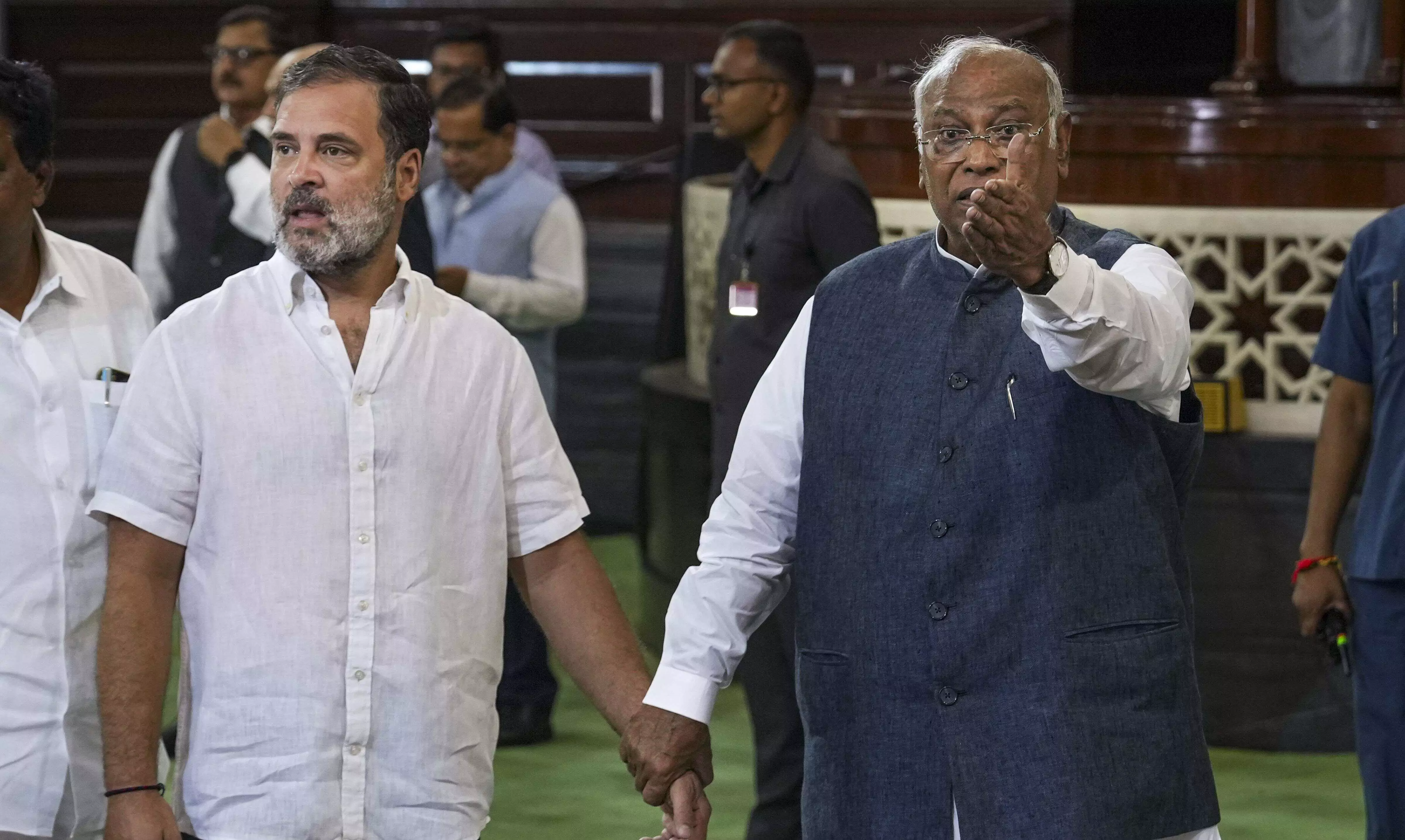 Rahul meets Kharge to discuss Congs Bihar poll drubbing, party asserts vote chori charge