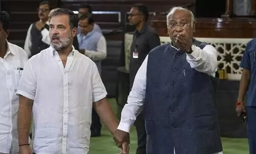 Rahul meets Kharge to discuss Congs Bihar poll drubbing, party asserts vote chori charge Rahul meets Kharge to discuss Congs Bihar poll drubbing, party asserts vote chori charge
